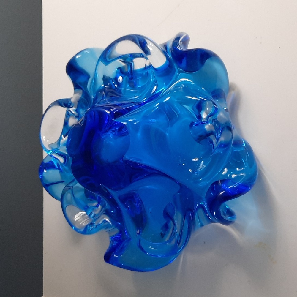 Azure blue Art Glass Bowl - Picture 4 of 4